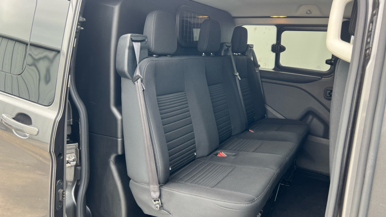 Ford Transit Custom 300 L1 Diesel Fwd 2.0 EcoBlue 130ps Low Roof D/Cab Limited Van Auto